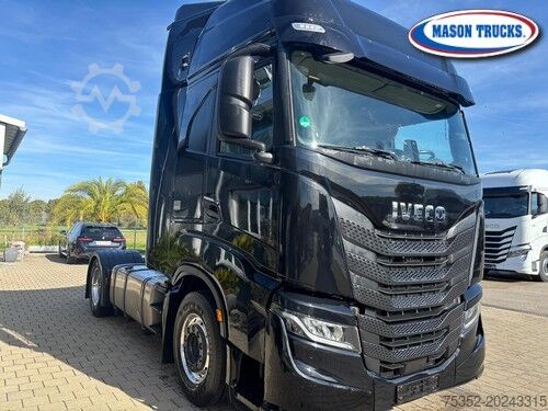 Standard road tractor Iveco S-Way 530