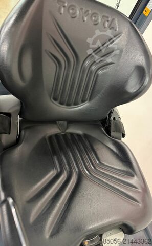 Forklift Toyota 11002 - 8FBM16T