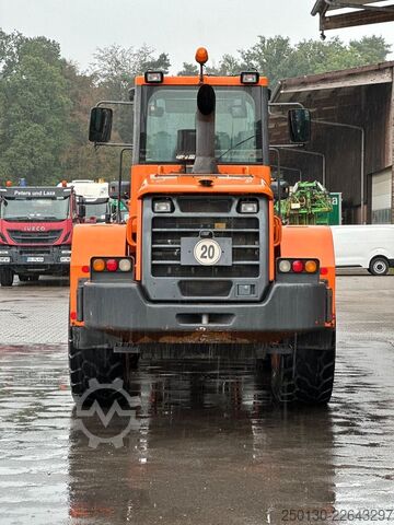 Radlader DOOSAN DL 200 inkl. Schaufel & Gabel Bj.2013 107kW