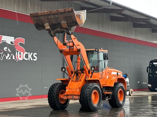 Radlader DOOSAN DL 200 inkl. Schaufel & Gabel Bj.2013 107kW