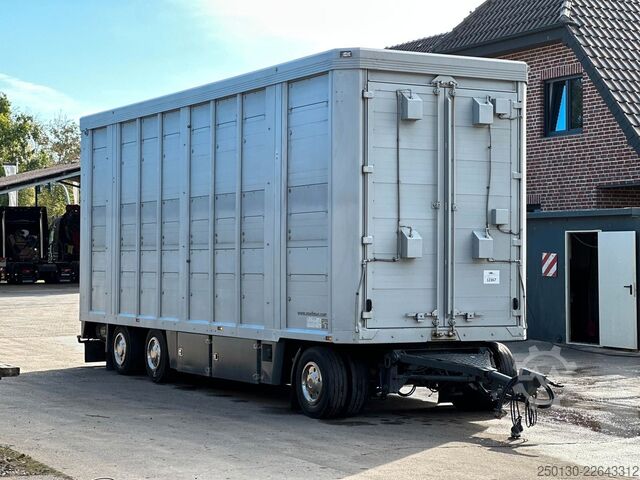 Pferdeanhänger MENKE-JANZEN 2.Stock Viehanhänger * Hubdach* Tränke* 39m²