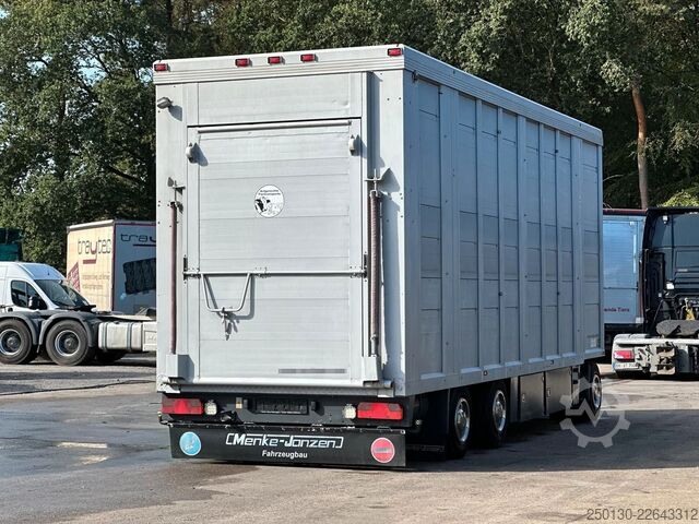 Pferdeanhänger MENKE-JANZEN 2.Stock Viehanhänger * Hubdach* Tränke* 39m²