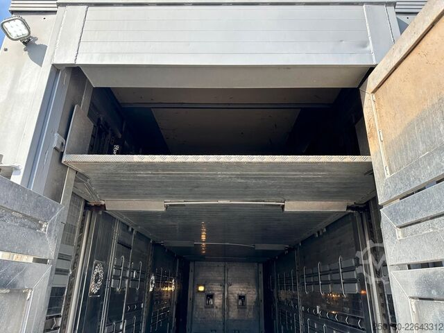 Pferdeanhänger MENKE-JANZEN 2.Stock Viehanhänger * Hubdach* Tränke* 39m²