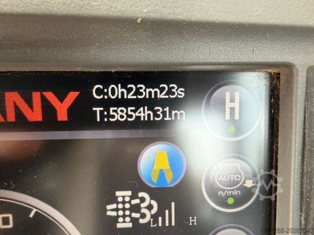 Chain excavator SANY SY215C / 2015 BJ / 5.854 H / MS21 / 1. Hand