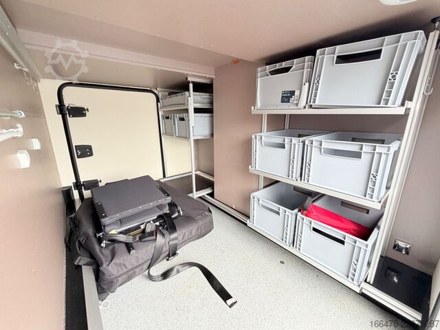 Teilintegriertes Wohnmobil BÜRSTNER Lyseo Harmony T 728 Einzelbetten-Hubbett-1.Hand