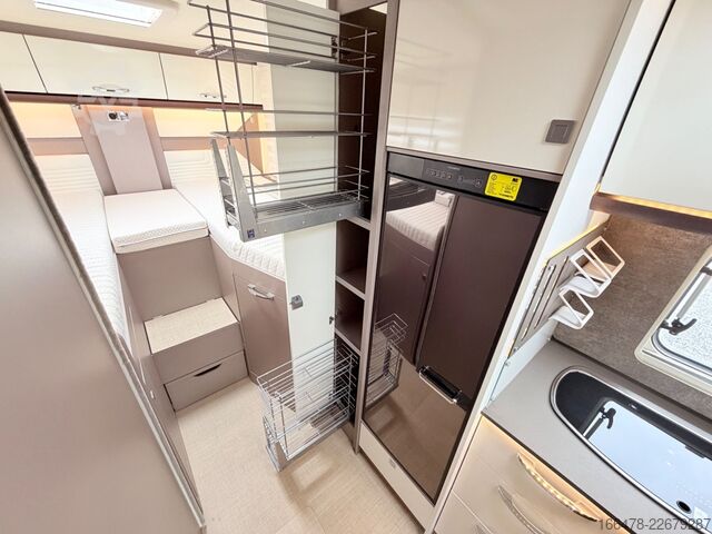 Teilintegriertes Wohnmobil BÜRSTNER Lyseo Harmony T 728 Einzelbetten-Hubbett-1.Hand