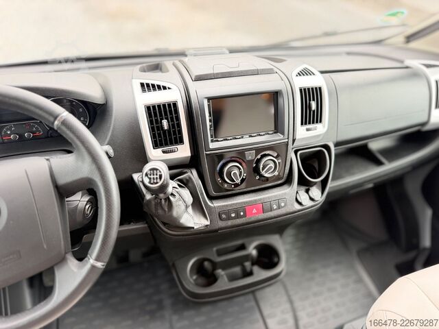 Teilintegriertes Wohnmobil BÜRSTNER Lyseo Harmony T 728 Einzelbetten-Hubbett-1.Hand