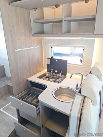 Integriertes Wohnmobil CARADO pro+ I 449 Dachklima, Automatik, TV-Paket