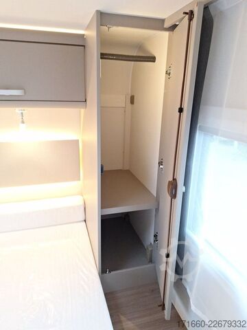 Integriertes Wohnmobil CARADO pro+ I 449 Dachklima, Automatik, TV-Paket