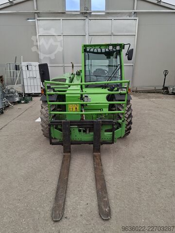 Teleskoparmstapler Merlo P27.6 Plus