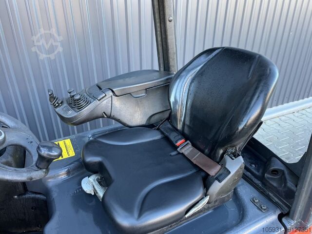 Electric 3-wheel forklift Linde E16C-02
