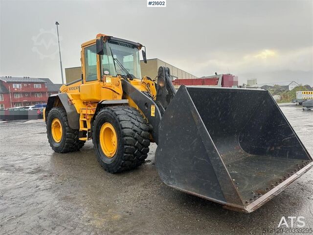 Wheel loader Volvo L90 E wheel loader w/ 3rd and 4th function, bucket