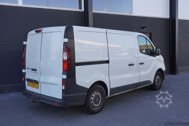 Delivery van Renault Trafic 1.6 dCi 125PK EURO 6 - Airco - Navi - Cr...