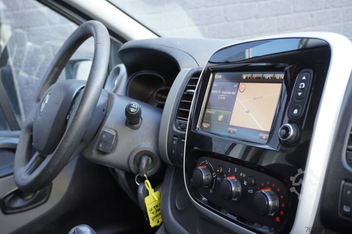 Delivery van Renault Trafic 1.6 dCi 125PK EURO 6 - Airco - Navi - Cr...