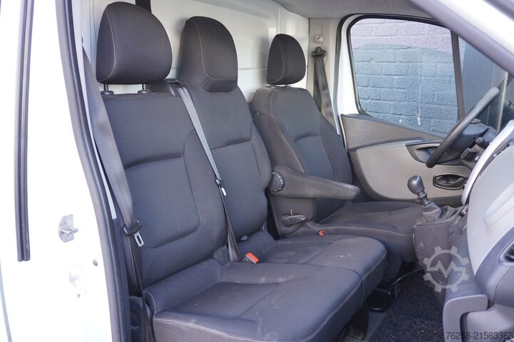 Delivery van Renault Trafic 1.6 dCi 125PK EURO 6 - Airco - Navi - Cr...