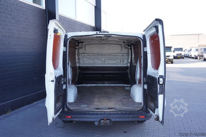 Delivery van Renault Trafic 1.6 dCi 125PK EURO 6 - Airco - Navi - Cr...