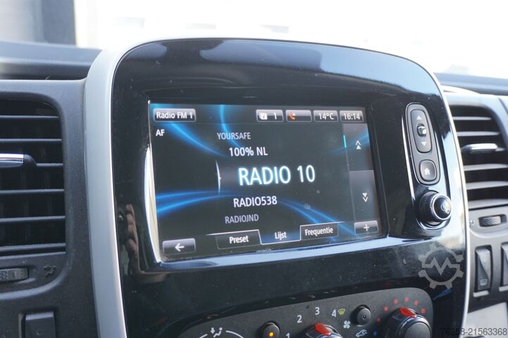 Delivery van Renault Trafic 1.6 dCi 125PK EURO 6 - Airco - Navi - Cr...