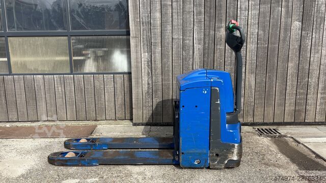 Manual pallet truck pump truck Jungheinrich EJE 220