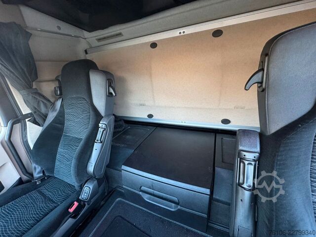 Box truck MERCEDES-BENZ Actros 2545 6x2 Getränkewagen