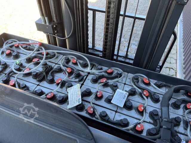 Schubmaststapler Linde R14-01