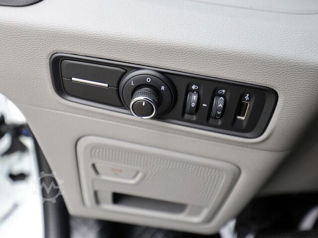 Minibus Maxus DELIVER 7