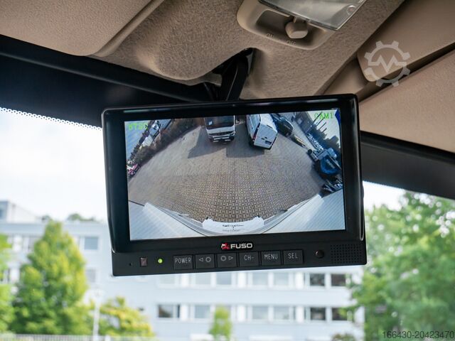 Transporter mit Koffer Mitsubishi Canter e