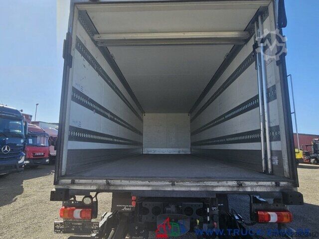 LKW mit Kofferaufbau Mercedes-Benz 1832 Isolierter Koffer 7.40m Doppelstock LBW1.5t