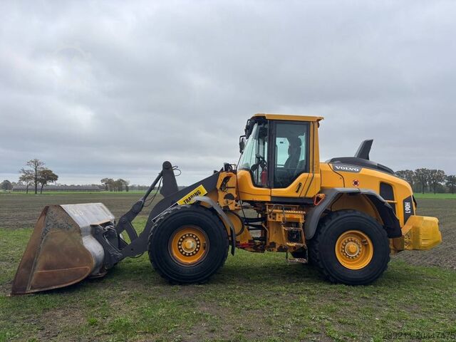 Radlader Volvo L 90 H (On Transport)