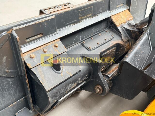 Crawler loader JCB 3TS-8T Teleskid