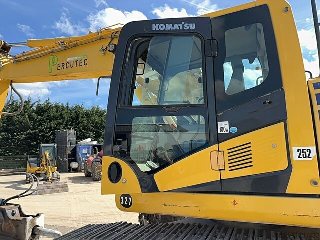 Tracked Excavator Komatsu HB215LC-3
