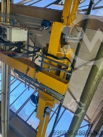 Overhead crane, length 1046 cm, 1000 kg capacity, includes hoist. Suwnica  L-1046cm 1000kg