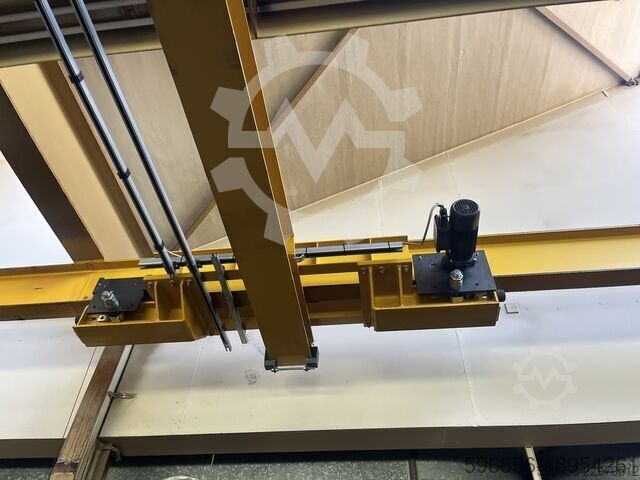 Overhead crane, length 1046 cm, 1000 kg capacity, includes hoist. Suwnica  L-1046cm 1000kg
