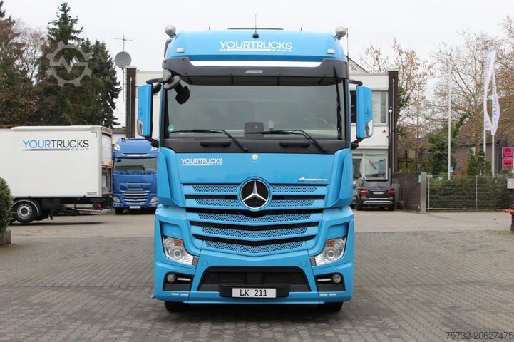Box truck Mercedes-Benz Actros 2548 Koffer Retarder Schlafkab Kühlbox