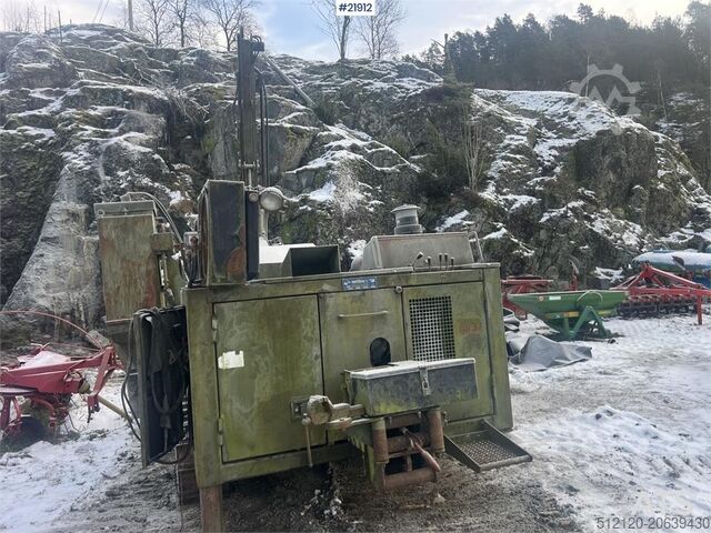 Soil drill Nemek 503 TXI drilling rig w/ low hours for age