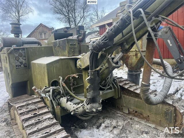 Soil drill Nemek 503 TXI drilling rig w/ low hours for age