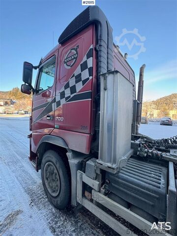 Standard tractor Volvo FH16 700 Combi Truck