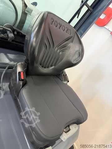 Forklift Toyota 11153 - 02-8FGF20
