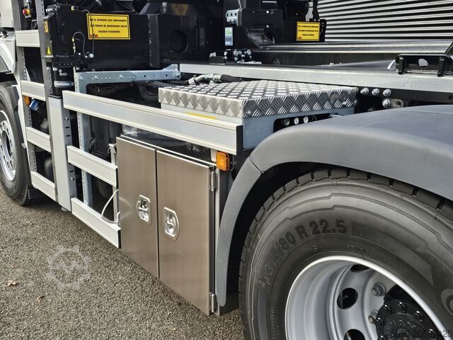 Hook arm system MAN TGS 35.470 8x4 / HMF 2243 Z KRAAN + HAAKARM
