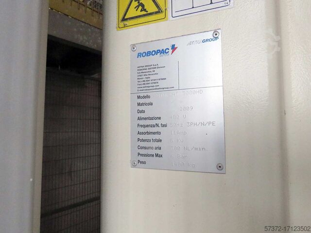 Bucket Filling And Palletizing System Vollenda/Robopac/Ehcolo Rotoplat 3000 HD/Motoman EPL 160