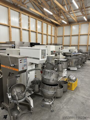 Verschiedene Bäckereimaschinen und Öfen Bäckereimaschinen & Öfen