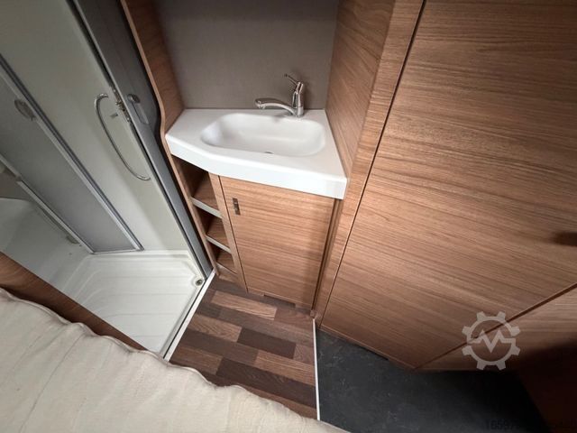 Semi-integrated camper WEINSBERG Cara Compact 600 MF