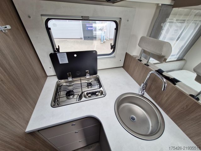Semi-integrated camper CARADO T 447 +pro+ Paket*TV Paket*Hubbett*