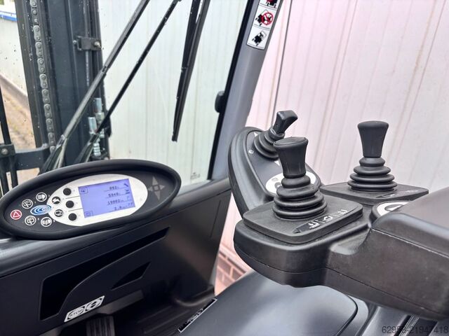 Electric 4-wheel forklift Still RX20-20P