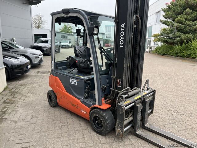Electric 4-wheel forklift Toyota 8 FBMT 20