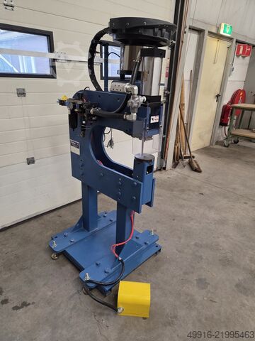 T-nut machine STAFAST HFM-CF Large Flange