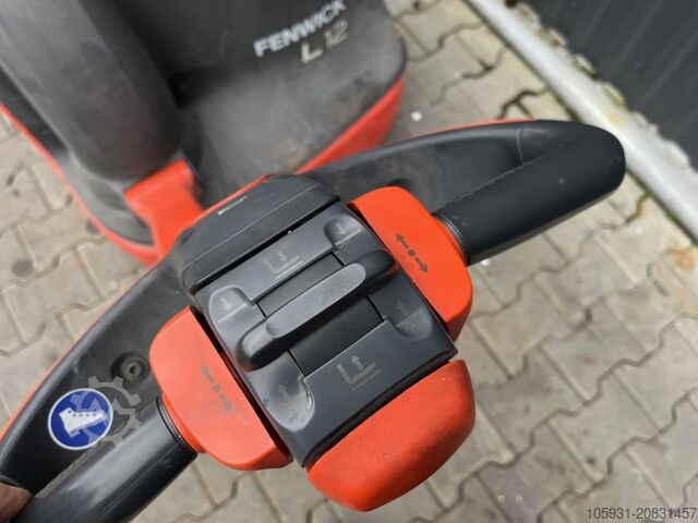 Deichselstapler Linde L12