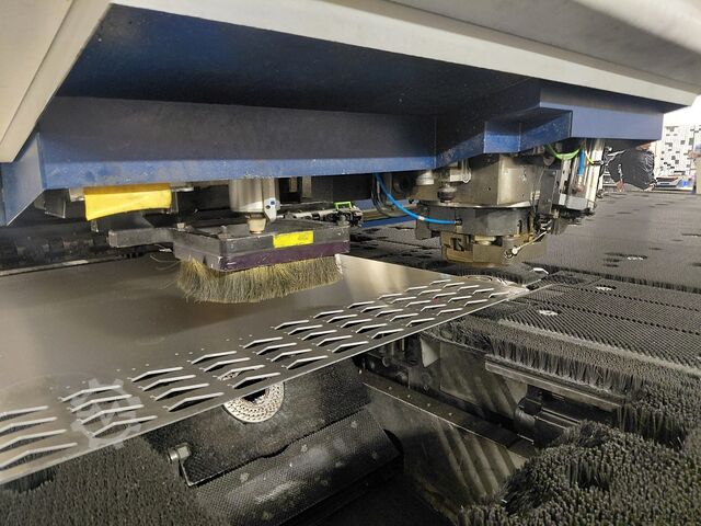 Laser punching machine TRUMPF TruMatic 7000 (K02G) 1600 4000 Watt FMC