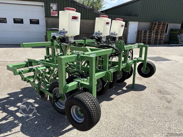 Basrijs 6-row granule harvester BASRIJS 3 x Zibo granulaatstrooier Basrijs