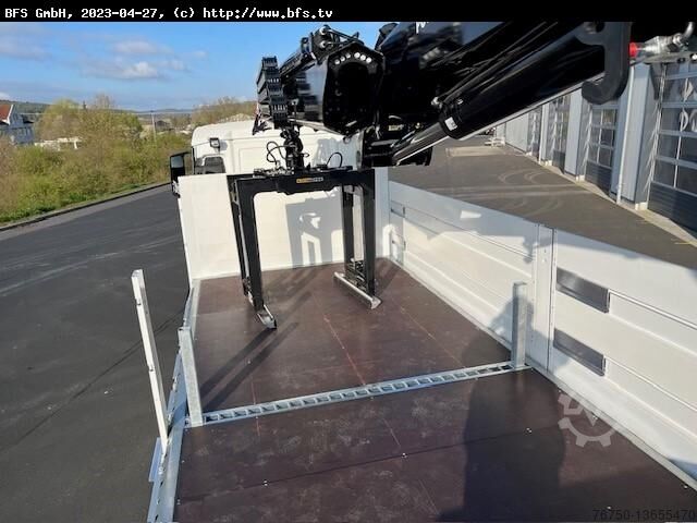 Truck crane MAN TGS (TG3) 26.470 6x2-4 LL Baustoffpritsche HMF