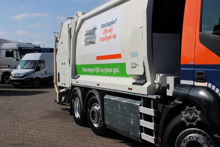 Refuse collection vehicle Iveco Stralis 270 CNG + GARBAGE + EURO 5 + 6X2 + RETA...